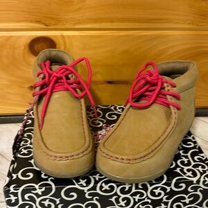 Blazin Roxx Ankle Boots tan color new in box size 13 youth